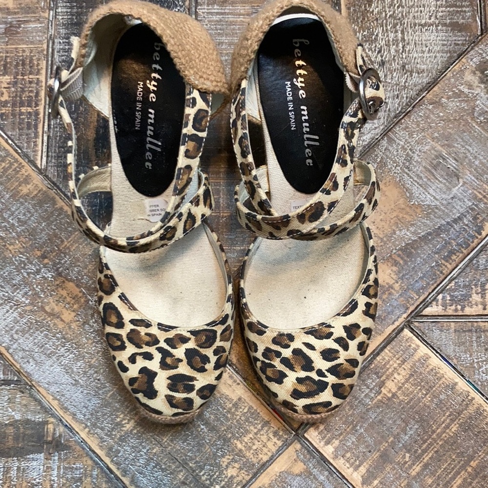Bettye Muller leopard print wedge espadrilles. Size 7.